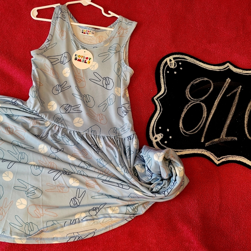 Size 8/10 Dot Dot Smile dress